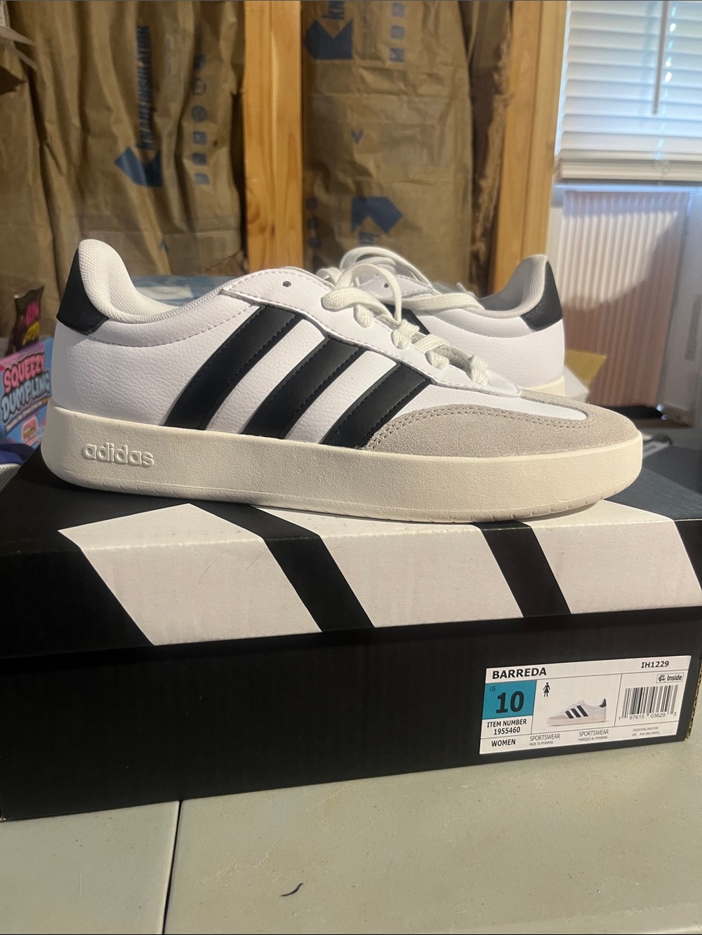 adidas Barreda White Black Low-Top Sneakers